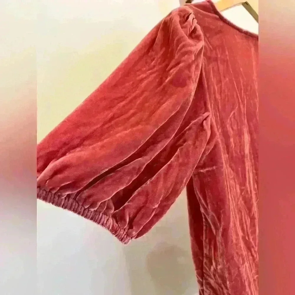 LOFT Women's XS Velvet Puff Sleeve Blouse Coral V-Neck Casual Top